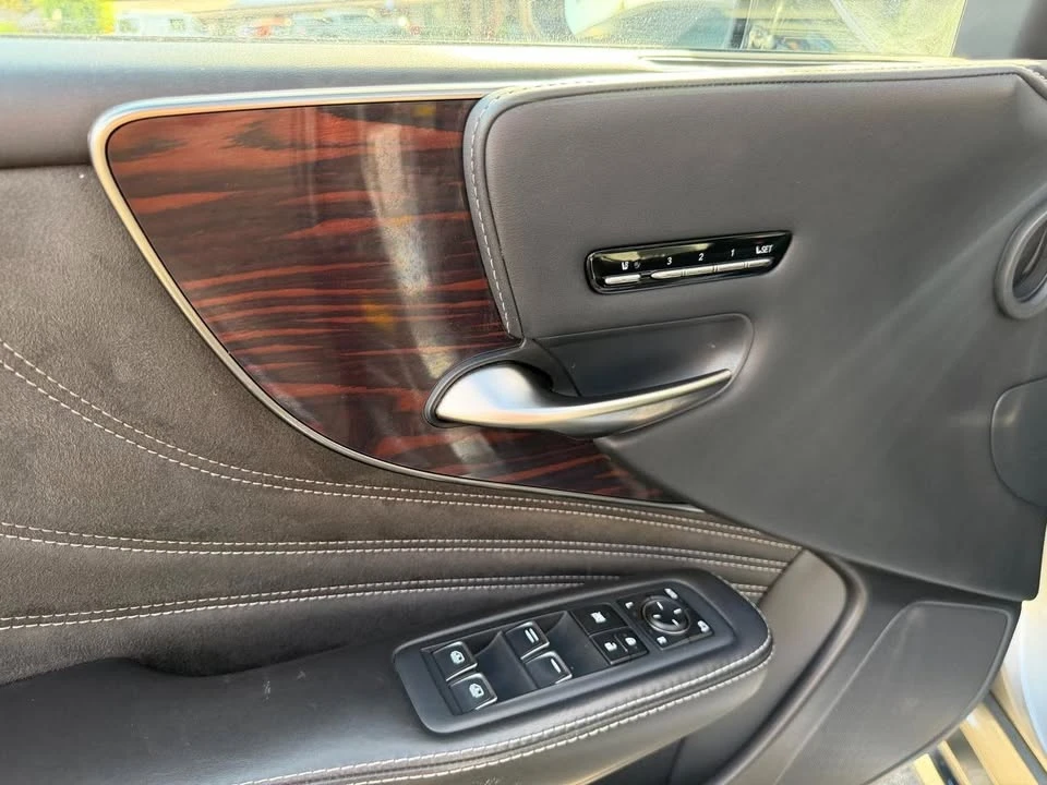 2018 Lexus LS 5th Gen - Image 17 of 20
