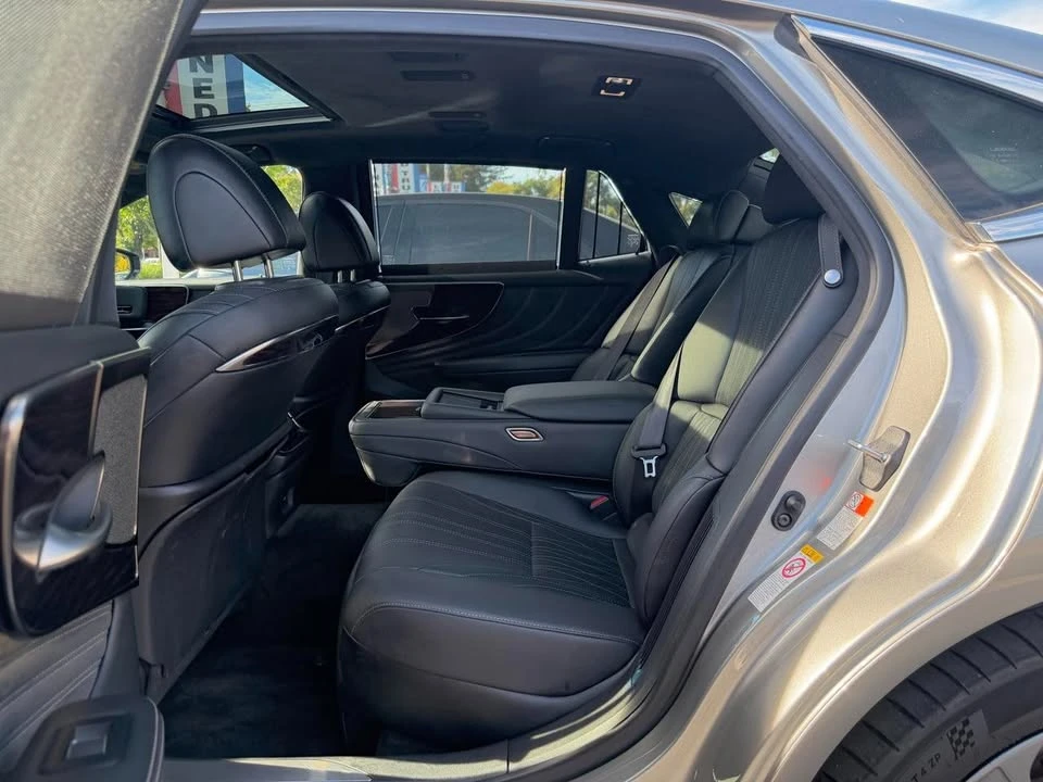 2018 Lexus LS 5th Gen - Image 18 of 20