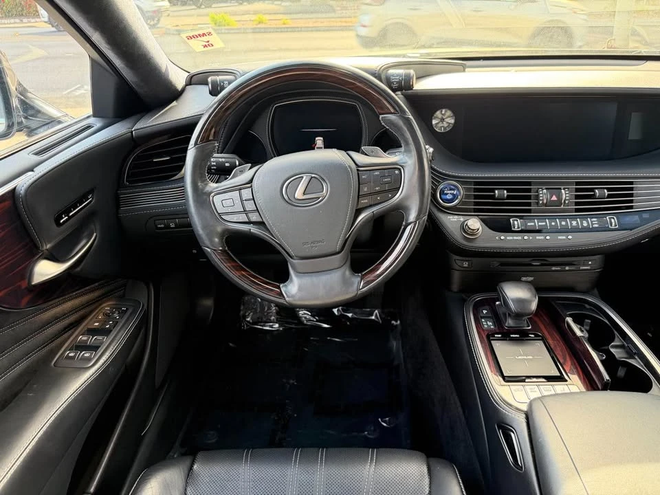2018 Lexus LS 5th Gen - Image 13 of 20