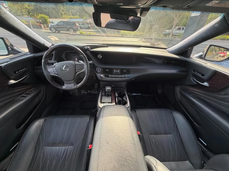 2018 Lexus LS 5th Gen - Image 12 of 20