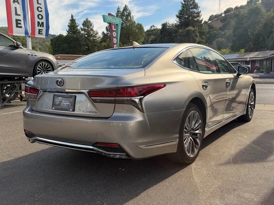 2018 Lexus LS 5th Gen - Image 8 of 20