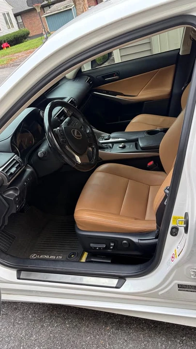 2018 Lexus LS 5th Gen - Image 4 of 8