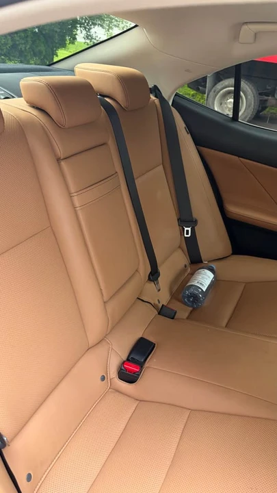 2018 Lexus LS 5th Gen - Image 5 of 8