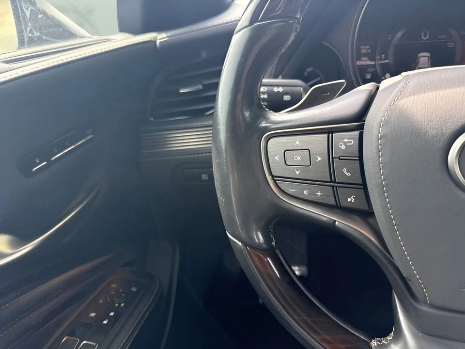 2018 Lexus LS 5th Gen - Image 17 of 31