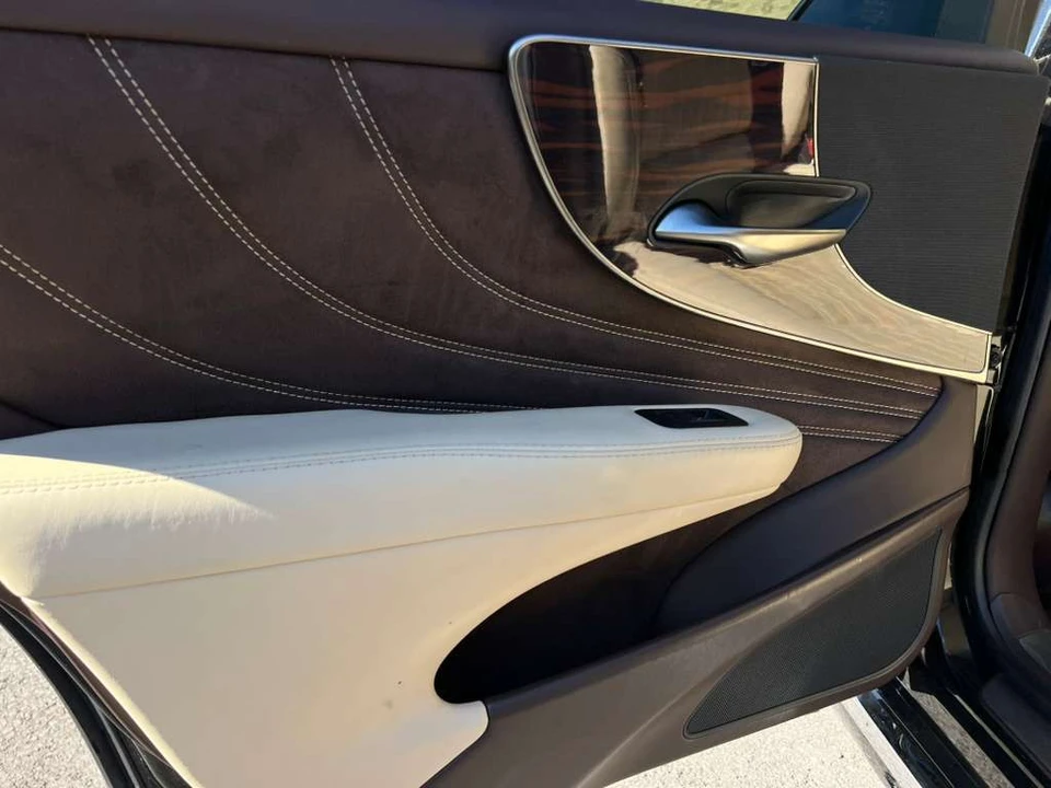 2018 Lexus LS 5th Gen - Image 18 of 21
