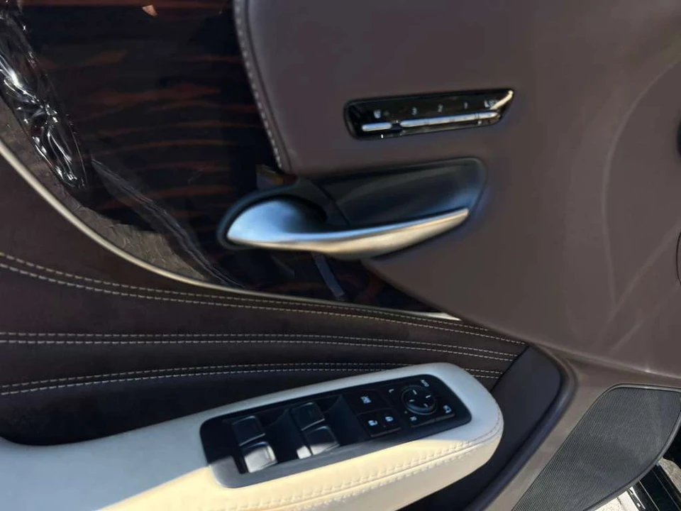 2018 Lexus LS 5th Gen - Image 13 of 21