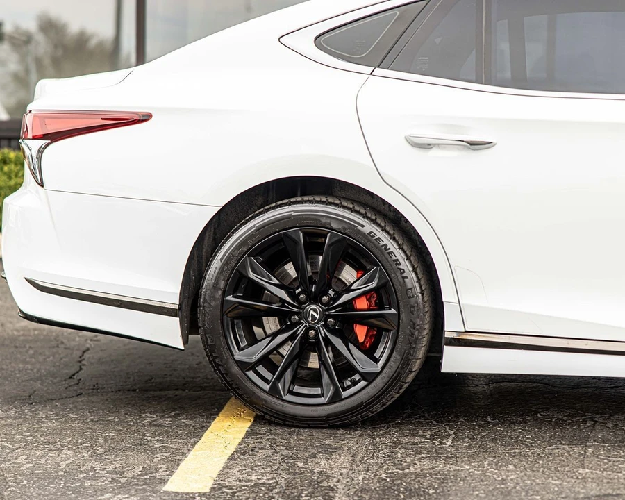 2018 Lexus LS 5th Gen - Image 11 of 12