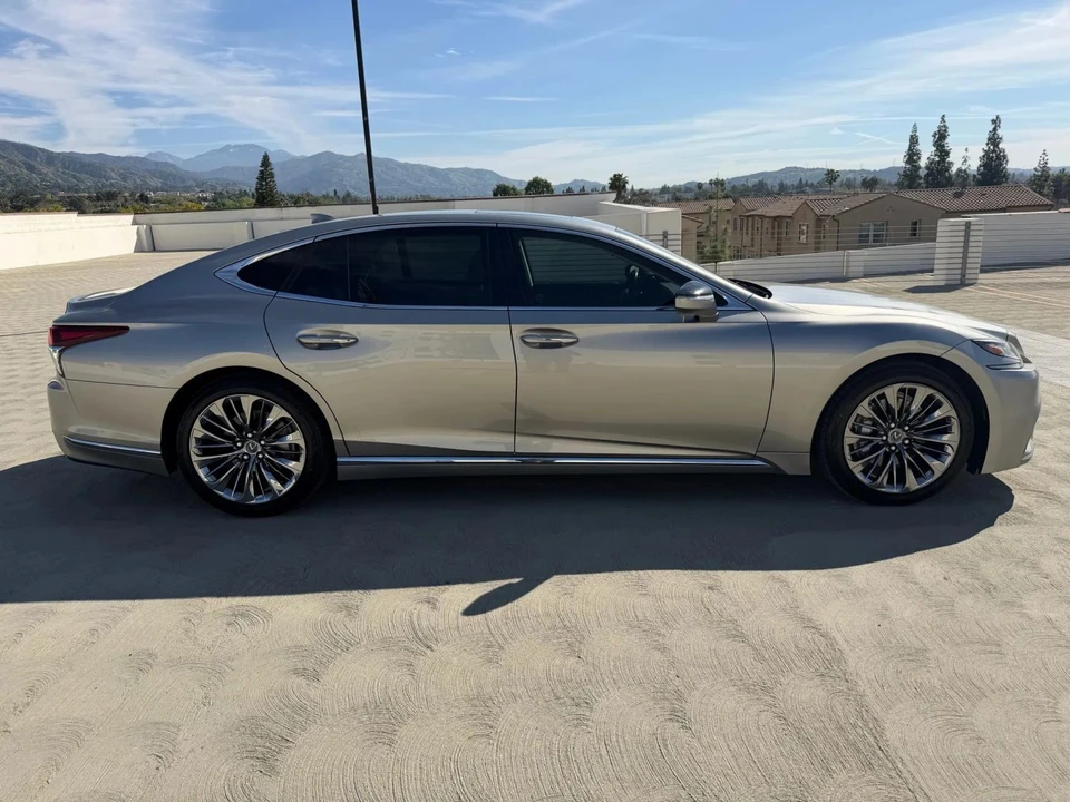 2018 Lexus LS 5th Gen - Image 6 of 19