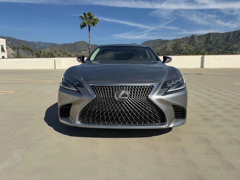 2018 Lexus LS 5th Gen - Image 8 of 20