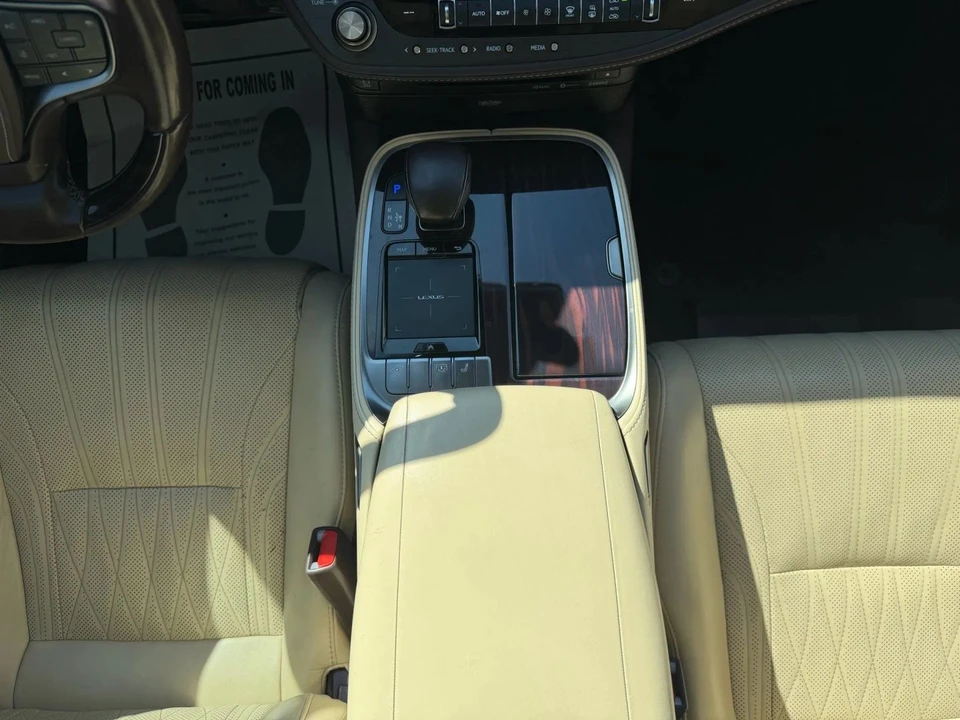 2018 Lexus LS 5th Gen - Image 15 of 20