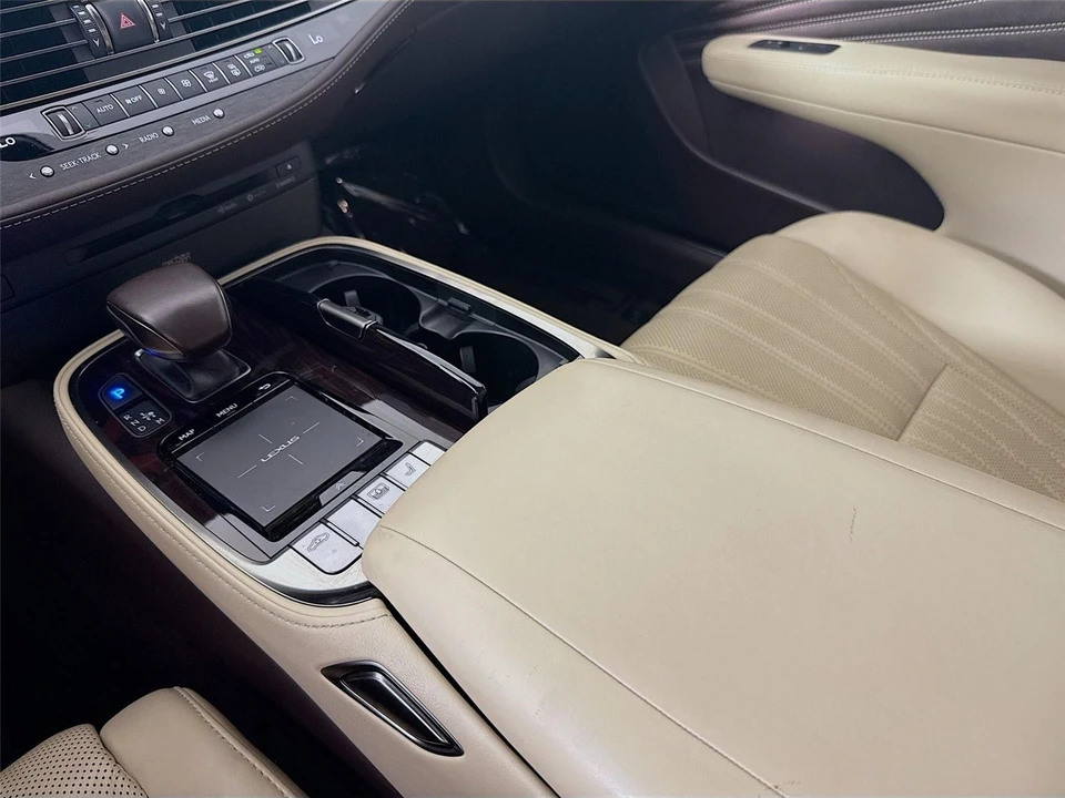 2018 Lexus LS 5th Gen - Image 8 of 31