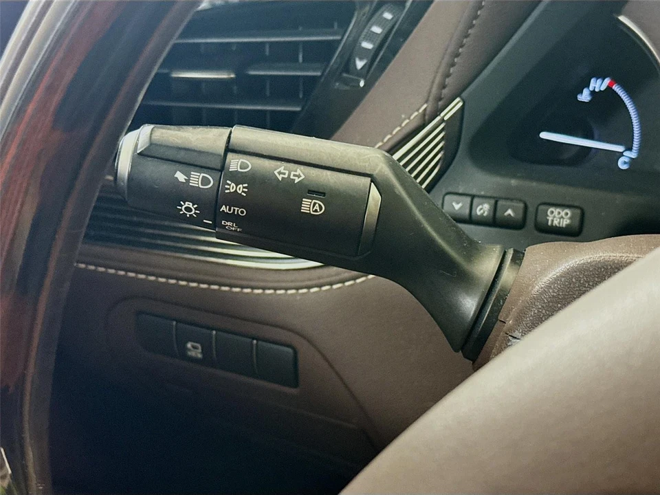 2018 Lexus LS 5th Gen - Image 5 of 31