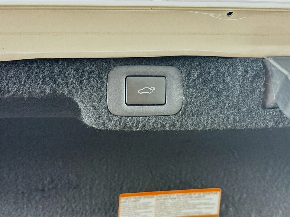 2018 Lexus LS 5th Gen - Image 22 of 31