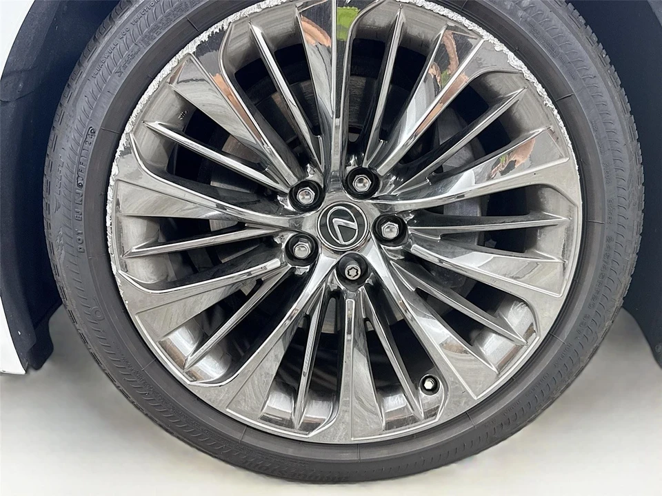 2018 Lexus LS 5th Gen - Image 13 of 19