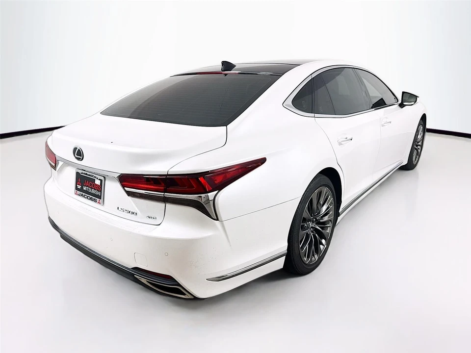 2018 Lexus LS 5th Gen - Image 17 of 19