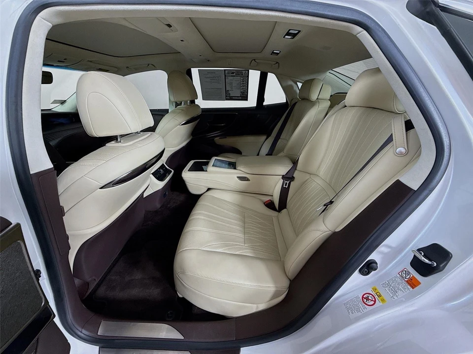 2018 Lexus LS 5th Gen - Image 18 of 31