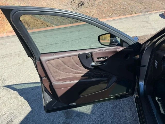 2018 Lexus LS 5th Gen - Image 13 of 20