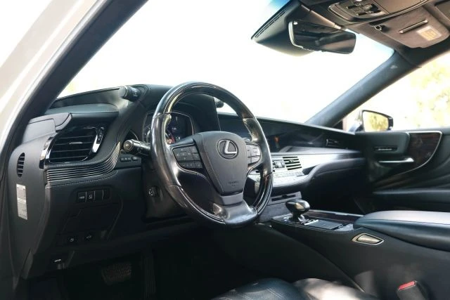 2018 Lexus LS 5th Gen - Image 19 of 21