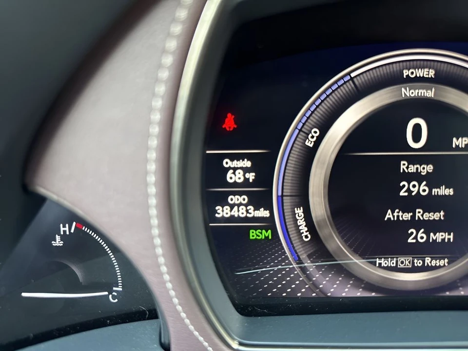 2018 Lexus LS 5th Gen - Image 26 of 31