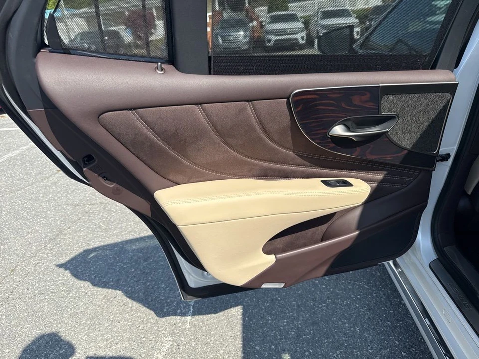 2018 Lexus LS 5th Gen - Image 29 of 31