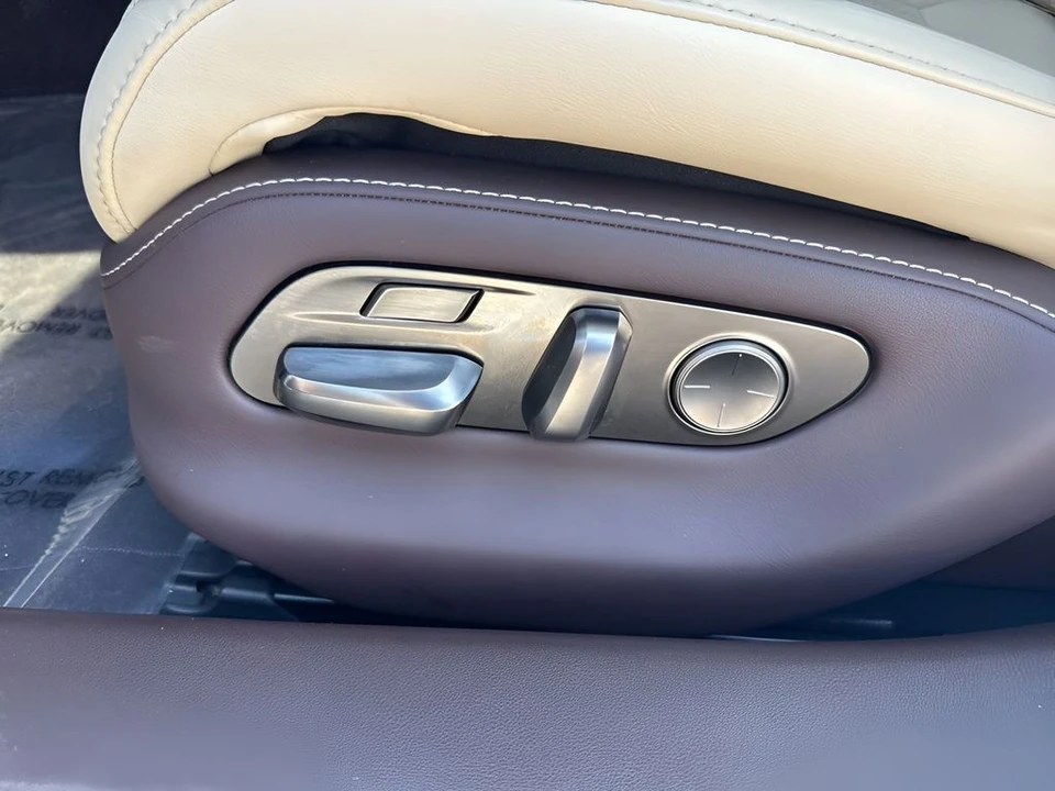 2018 Lexus LS 5th Gen - Image 10 of 31