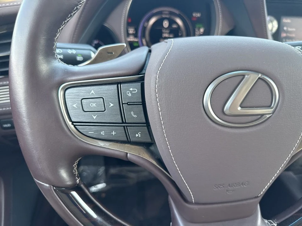 2018 Lexus LS 5th Gen - Image 16 of 31