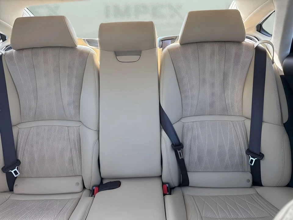 2018 Lexus LS 5th Gen - Image 13 of 31