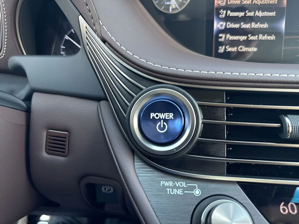 2018 Lexus LS 5th Gen - Image 24 of 31