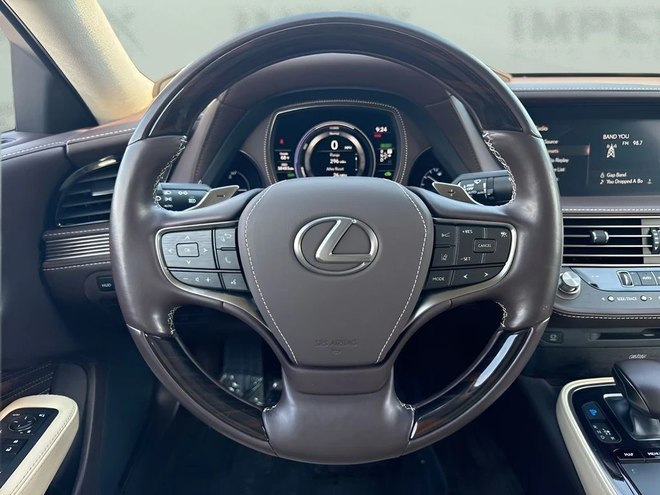 2018 Lexus LS 5th Gen - Image 15 of 31