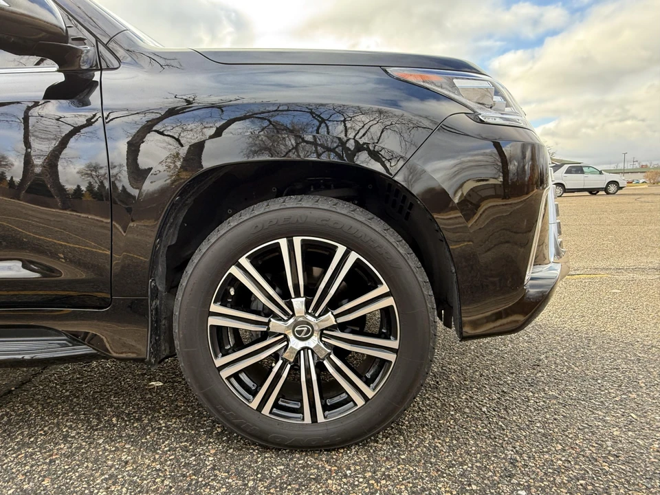 2018 Lexus LX 3rd Gen - Image 28 of 31
