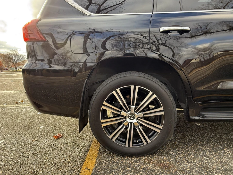 2018 Lexus LX 3rd Gen - Image 26 of 31