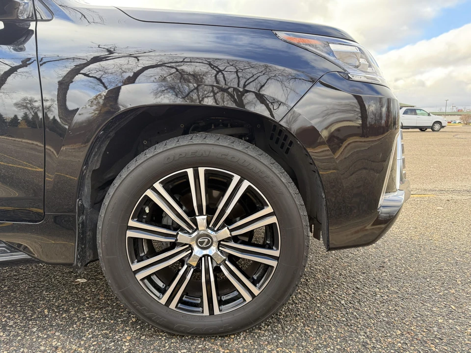 2018 Lexus LX 3rd Gen - Image 29 of 31