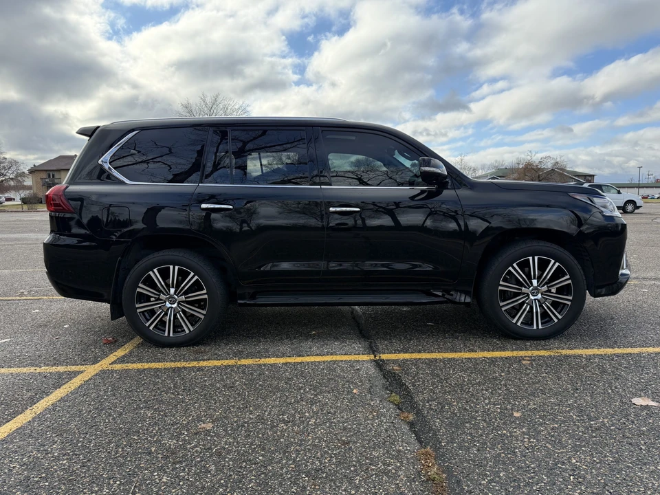 2018 Lexus LX 3rd Gen - Image 11 of 31