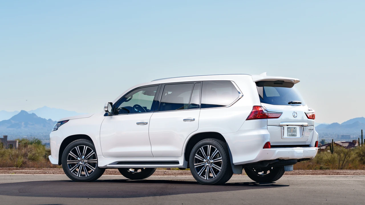 2018 Lexus LX 3rd Gen - Image 4 of 31