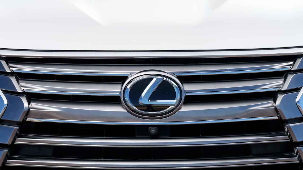 2018 Lexus LX 3rd Gen - Image 20 of 31