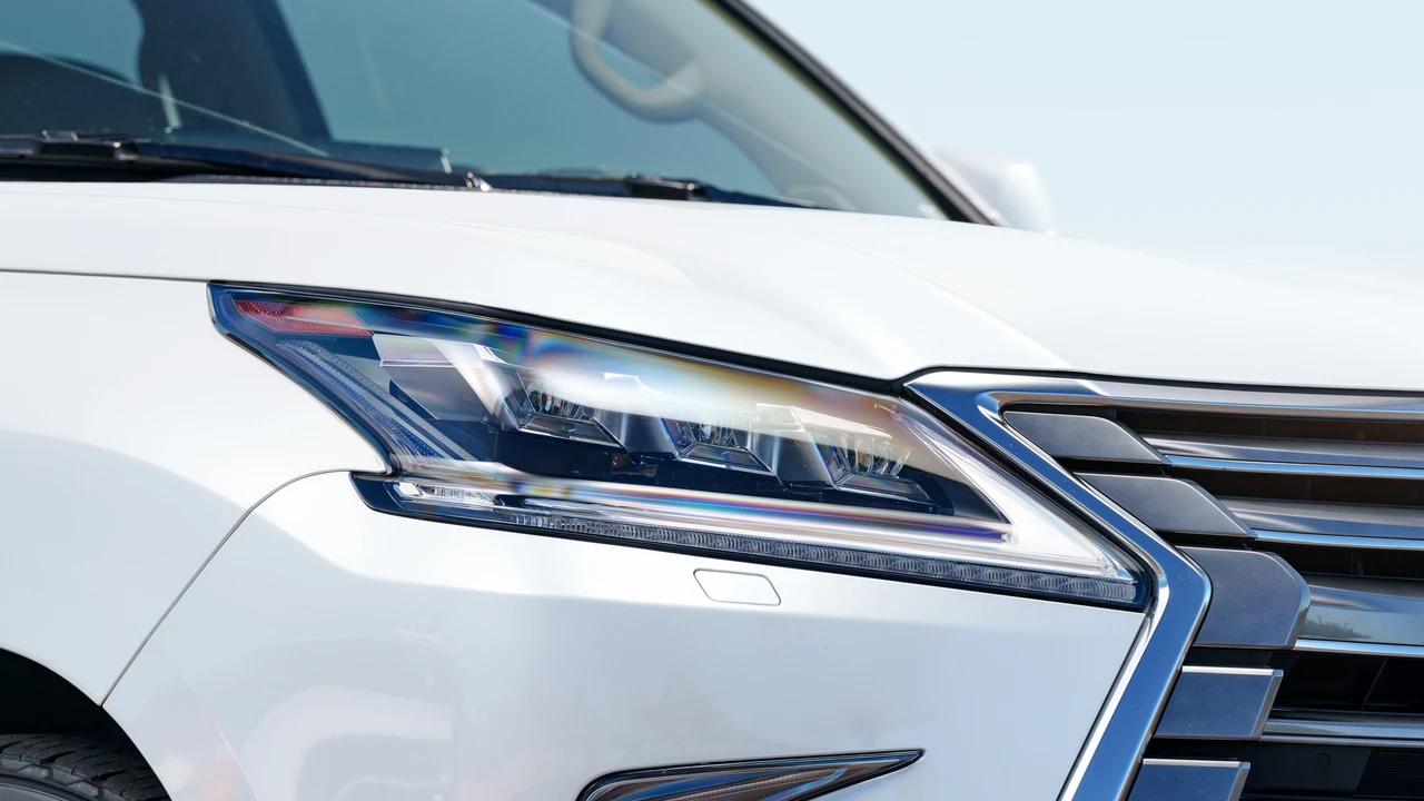 2018 Lexus LX 3rd Gen - Image 26 of 31