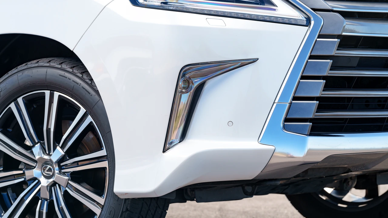 2018 Lexus LX 3rd Gen - Image 30 of 31
