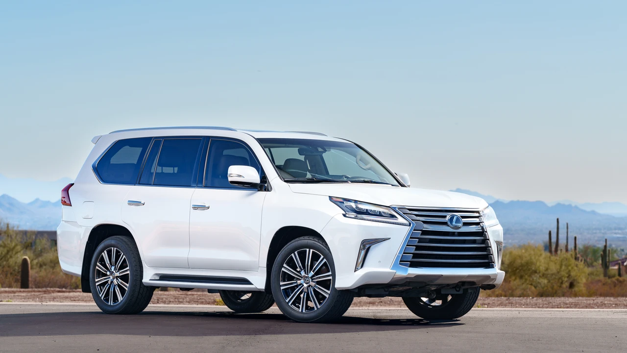 2018 Lexus LX 3rd Gen - Image 11 of 31