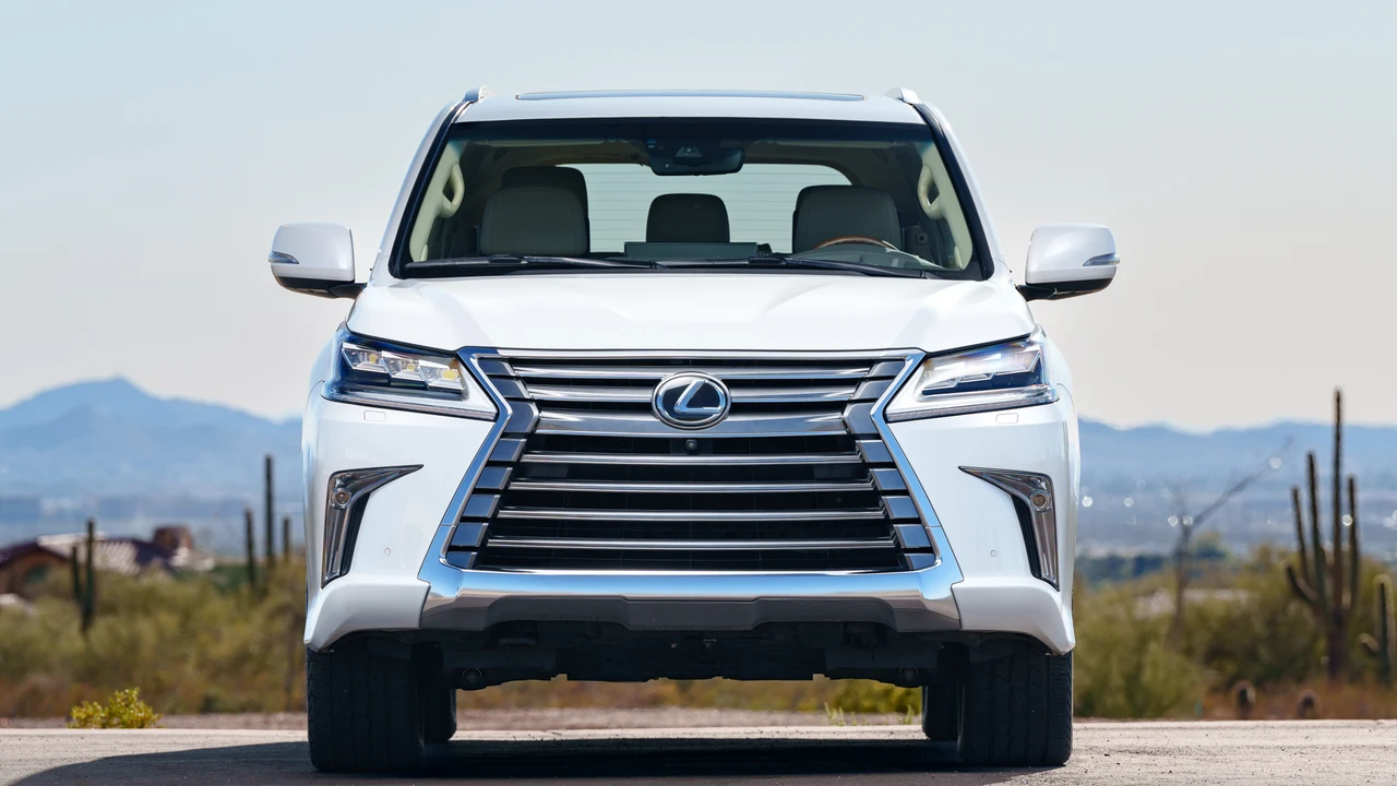 2018 Lexus LX 3rd Gen - Image 14 of 31
