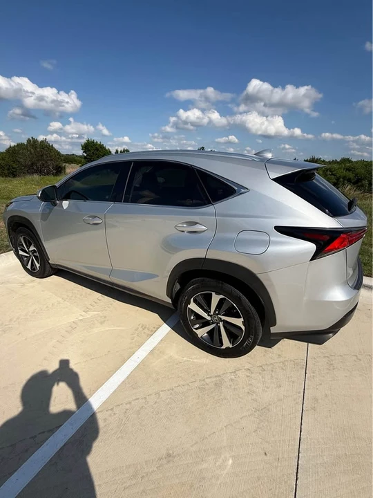 2018 Lexus - Image 5 of 20