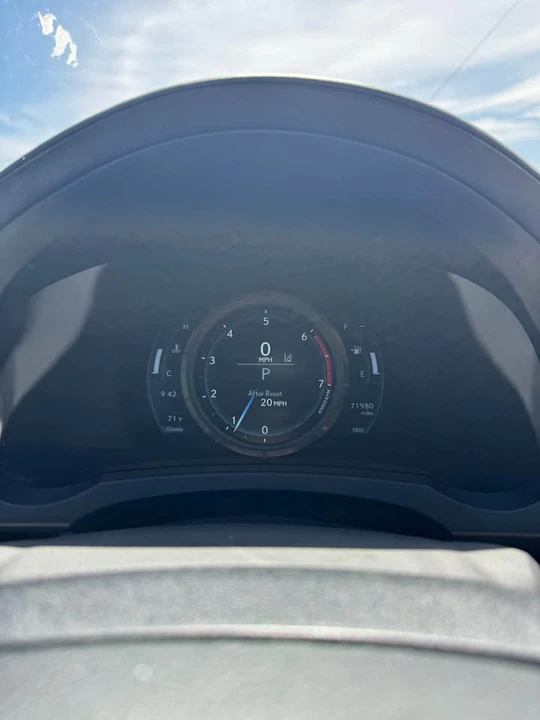 2018 Lexus RC - Image 8 of 8