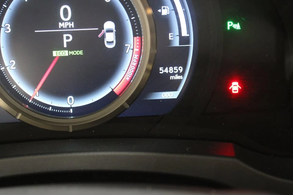 2018 Lexus RC - Image 12 of 20