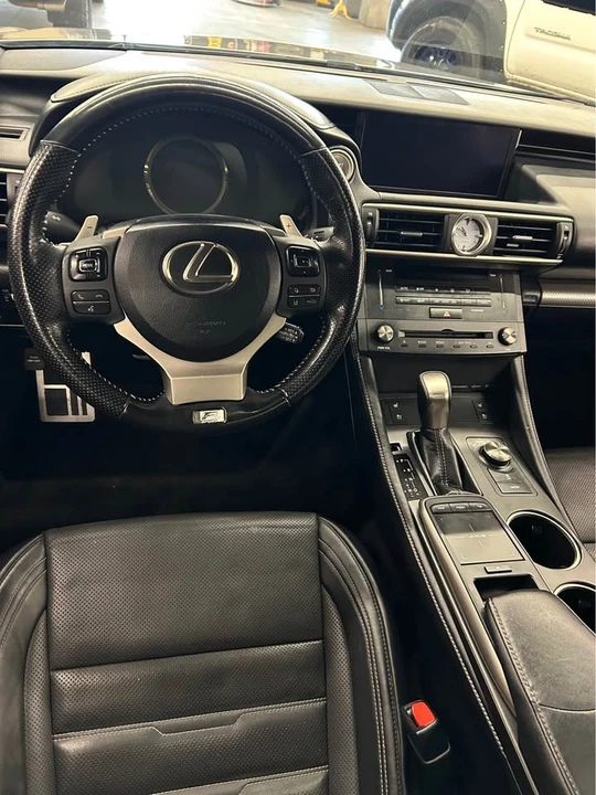 2018 Lexus RC - Image 7 of 7