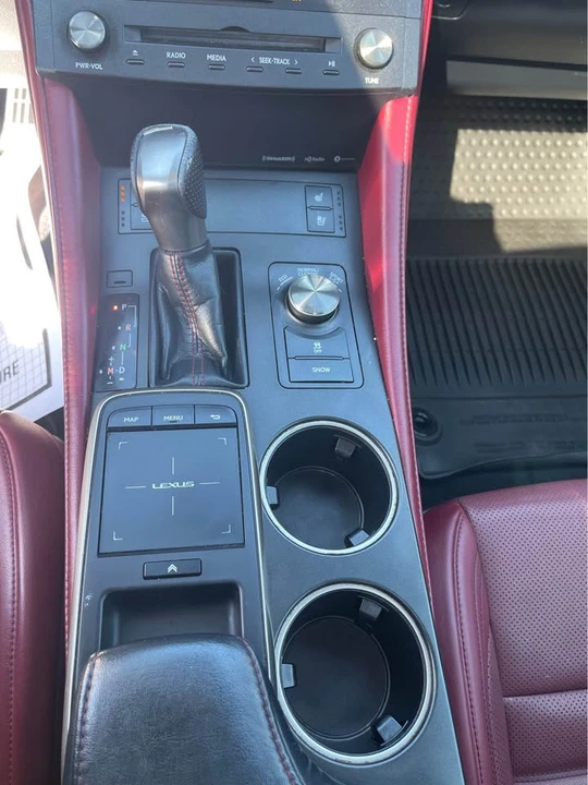 2018 Lexus RC - Image 8 of 19