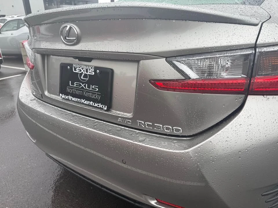2018 Lexus RC - Image 8 of 19