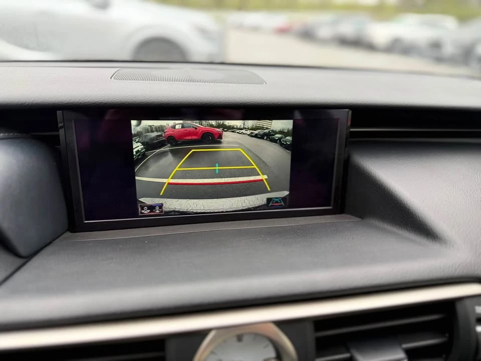 2018 Lexus RC - Image 16 of 19