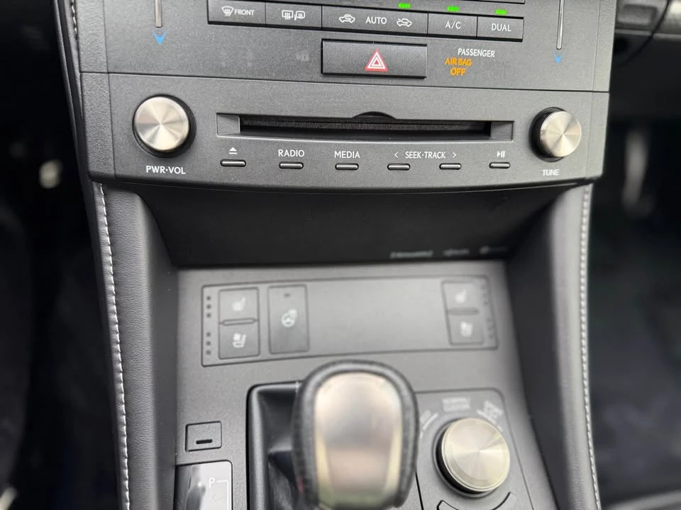 2018 Lexus RC - Image 17 of 19