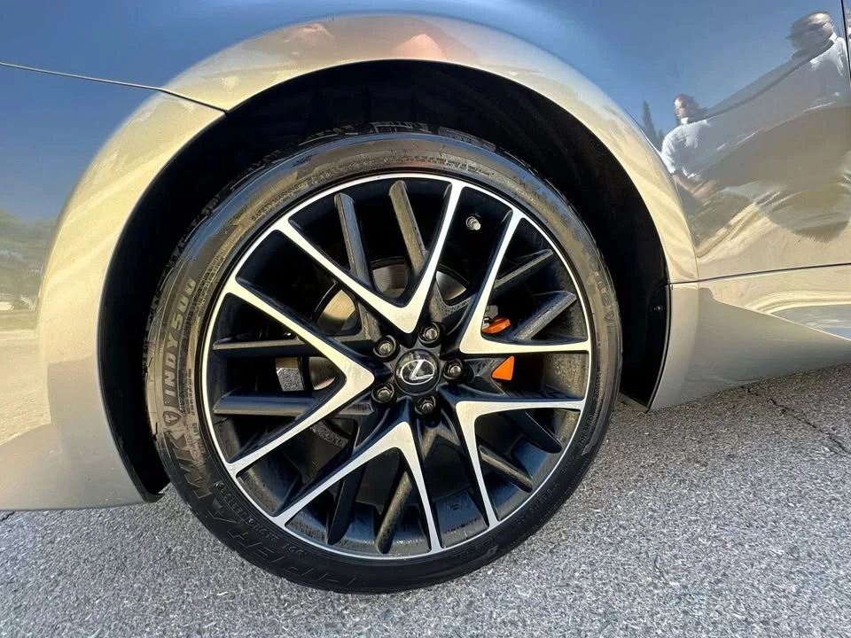 2018 Lexus RC - Image 17 of 20