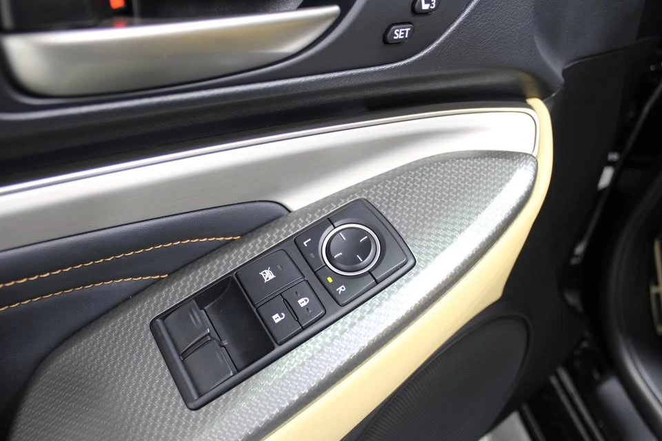 2018 Lexus RC - Image 7 of 9