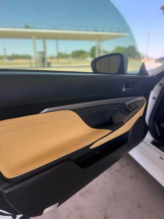 2018 Lexus RC - Image 8 of 11